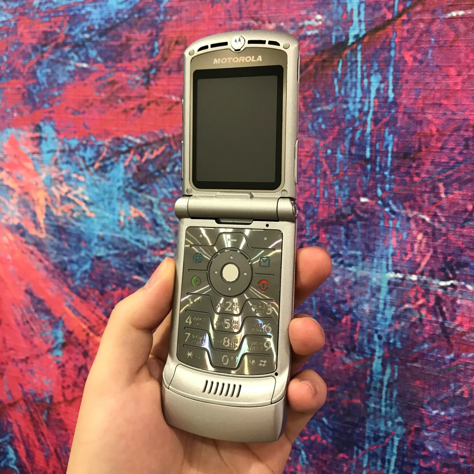 Motorola razr v3 не заряжается от usb